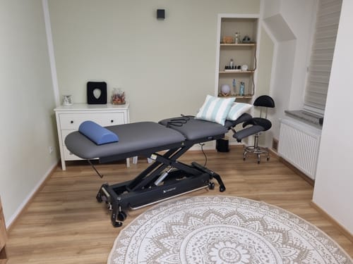 Sehr solide Therapieliege