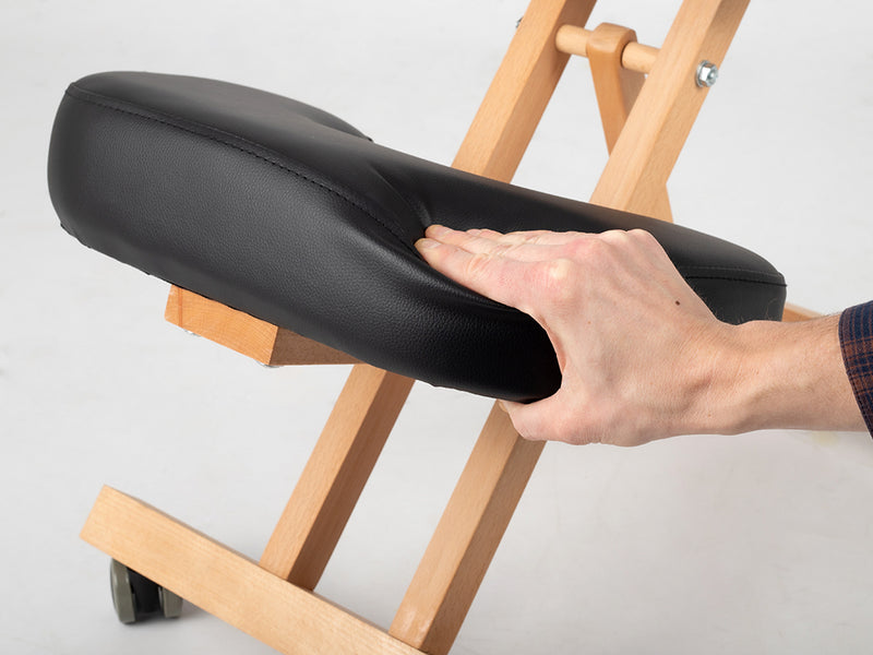 habys-kniestuhl-ergo-simple-ergonomischer-kniestuhl-aus-buchenholz image 4