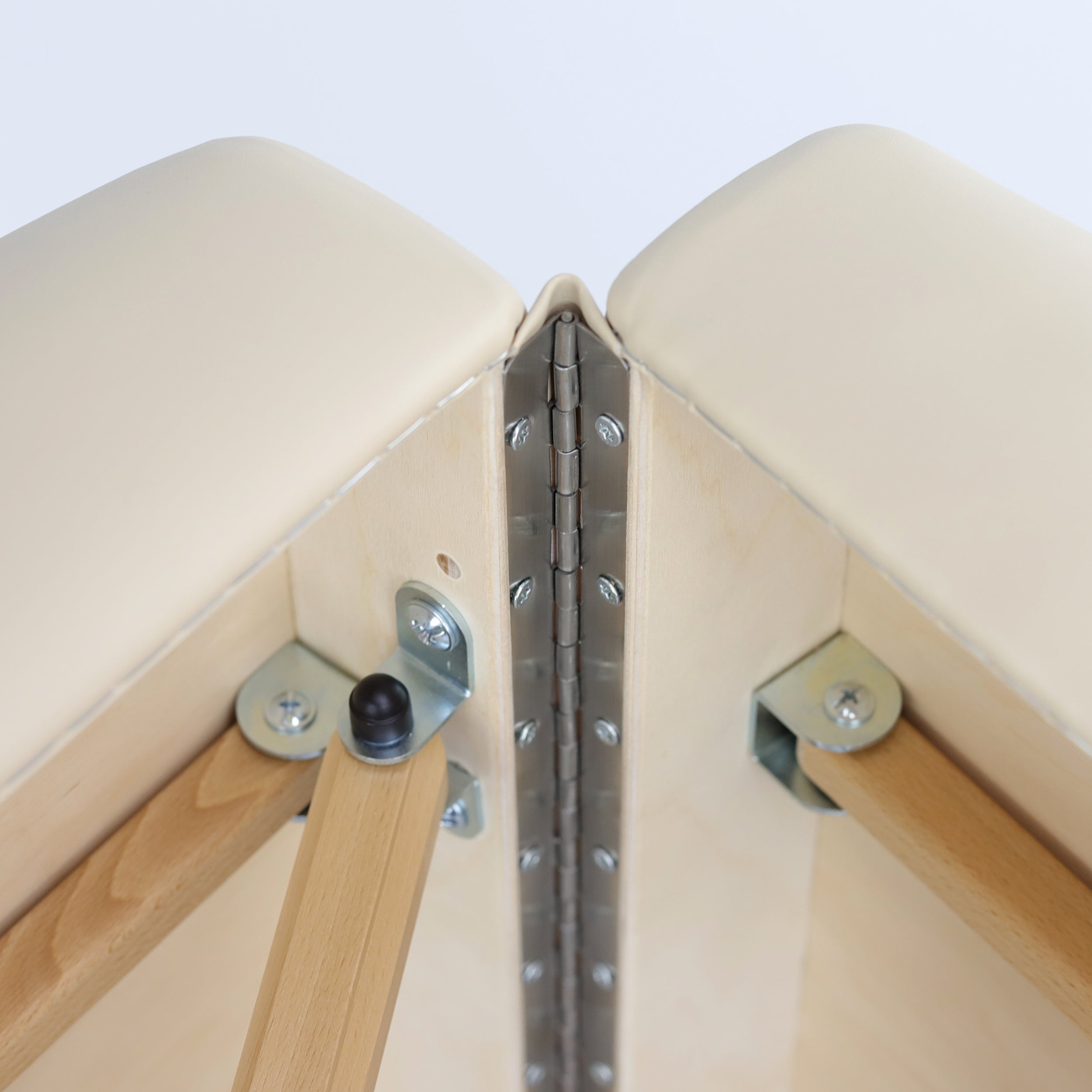 habys-integral-massageliege-klappbar-holz-2-segment-f-r-strukturelle-integration image 4